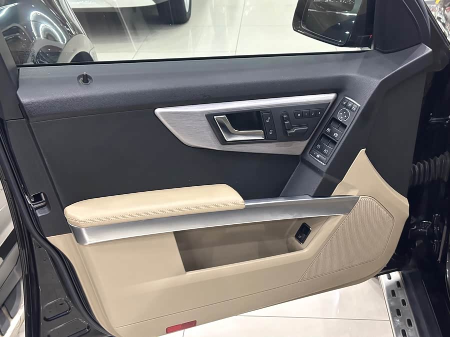 Mercedes-Benz GLK Class 2012 car image #8