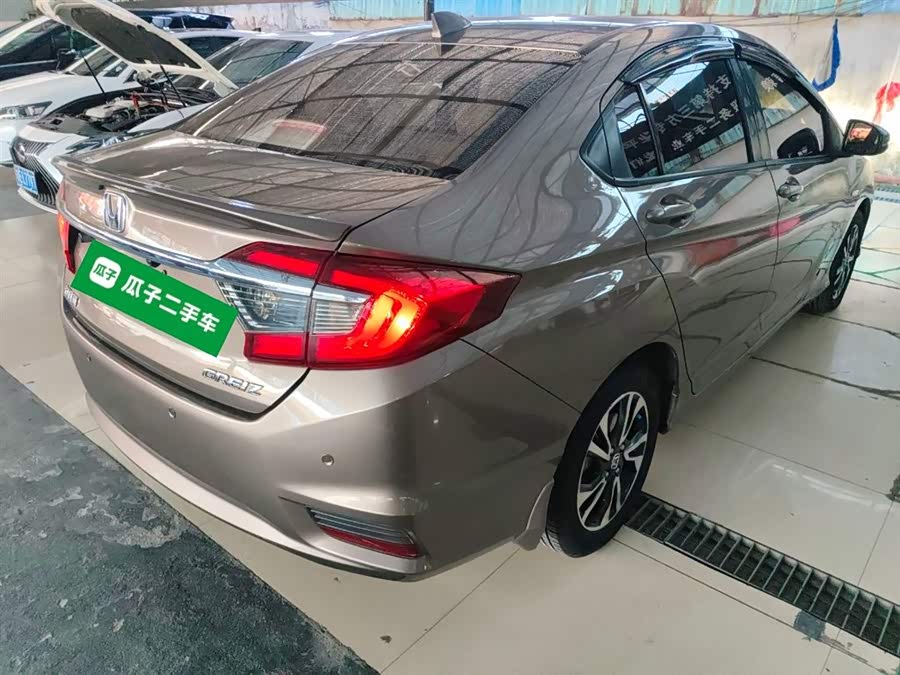 Honda Greiz 2018 car image #8