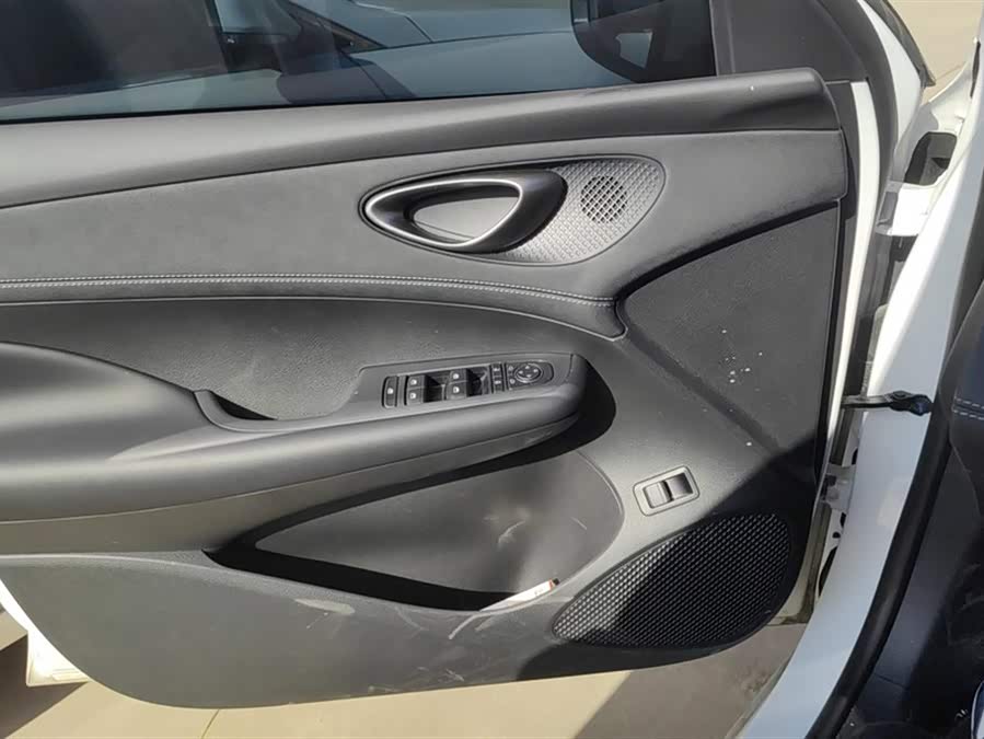 BYD Seal 05 DM-i 2025 #8 BYD Seal 05 DM-i 2025 car image #8