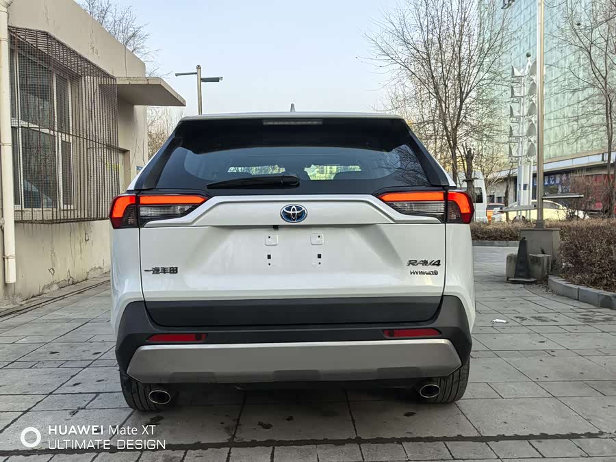 Toyota RAV4 2023 car image #8