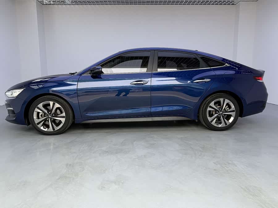 Hyundai Lafesta 2018 car image #8