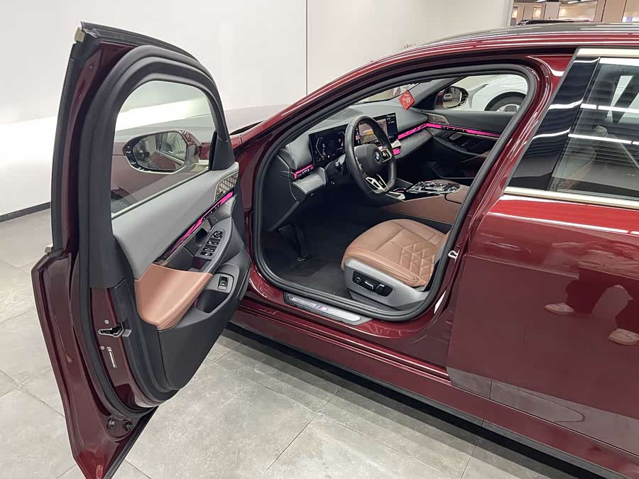 BMW 5 Series 2023 car image #8