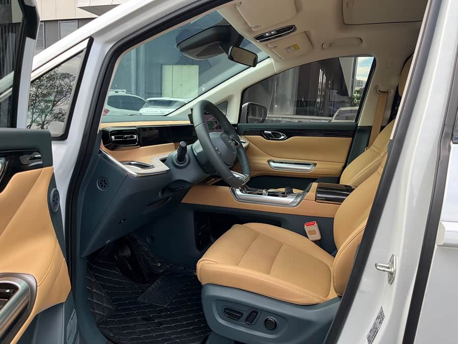 GAC Trumpchi E8 New Energy 2024 car image #8