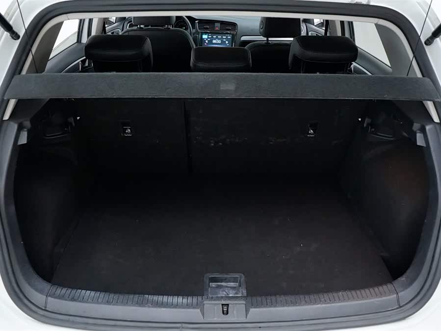 Volkswagen Golf 2018 car image #8