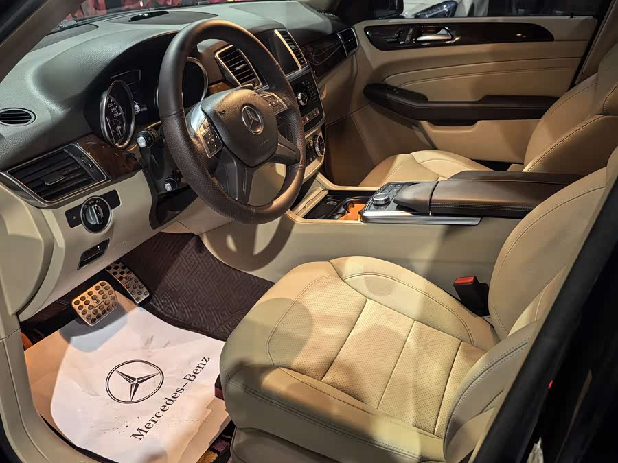 Mercedes-Benz M Class 2013 car image #8