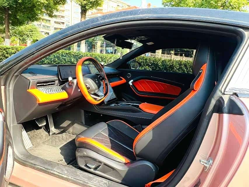 哪吒汽车 哪吒GT 2023 汽车图片 #8