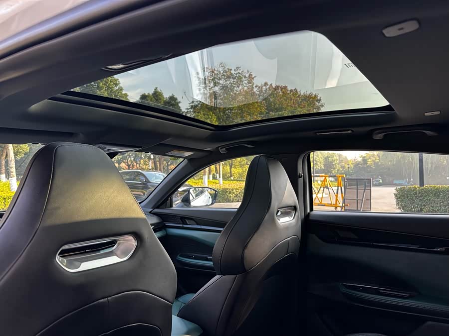 Changan UNI-V iDD 2025 car image #8