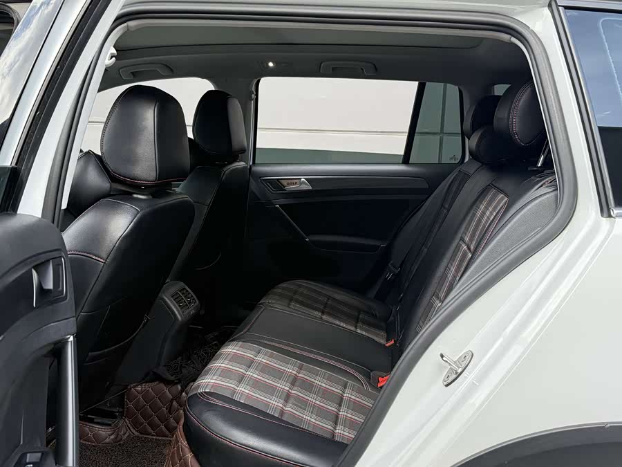 Volkswagen Golf (Imported) 2019 imagem de carro #8