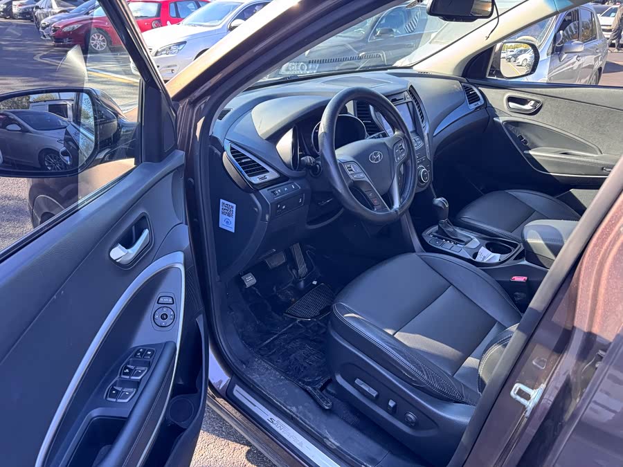 Hyundai Grand Santa Fe 2016 car image #8