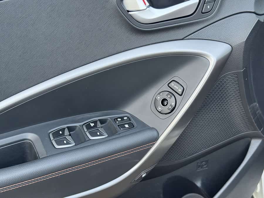 Hyundai Grand Santa Fe 2014 #8 Hyundai Grand Santa Fe 2014 car image #8