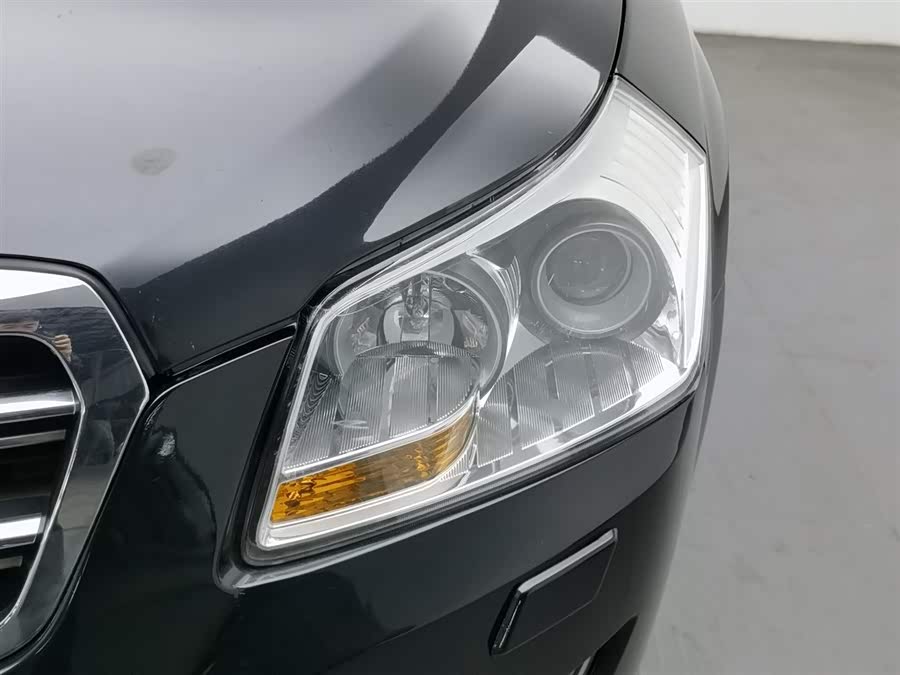 2012 car image #8