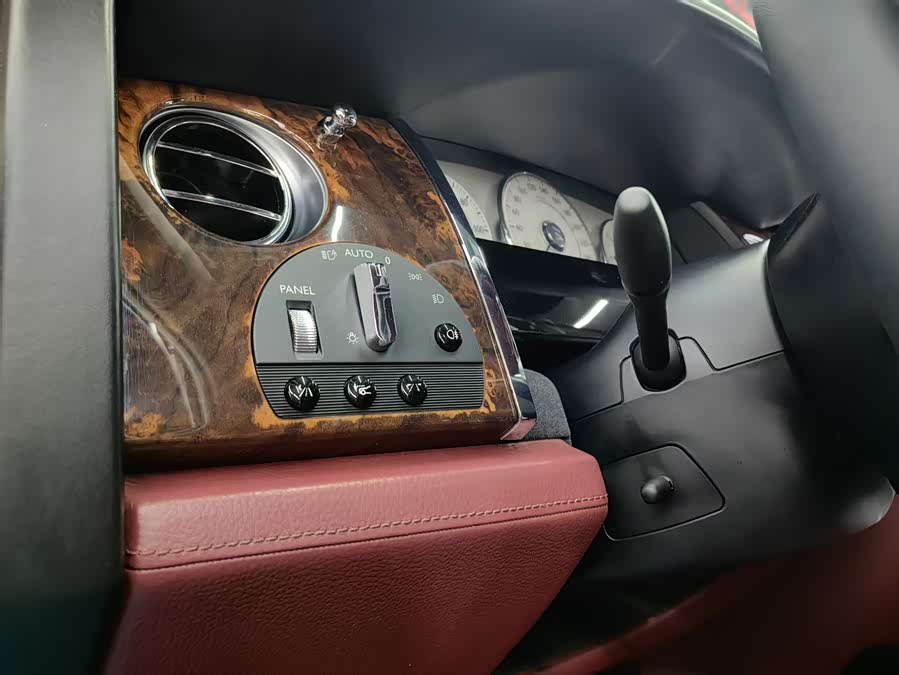 Rolls-Royce Ghost 2011 car image #8