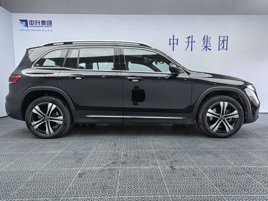 Mercedes-Benz EQB Class 2024 car image #8