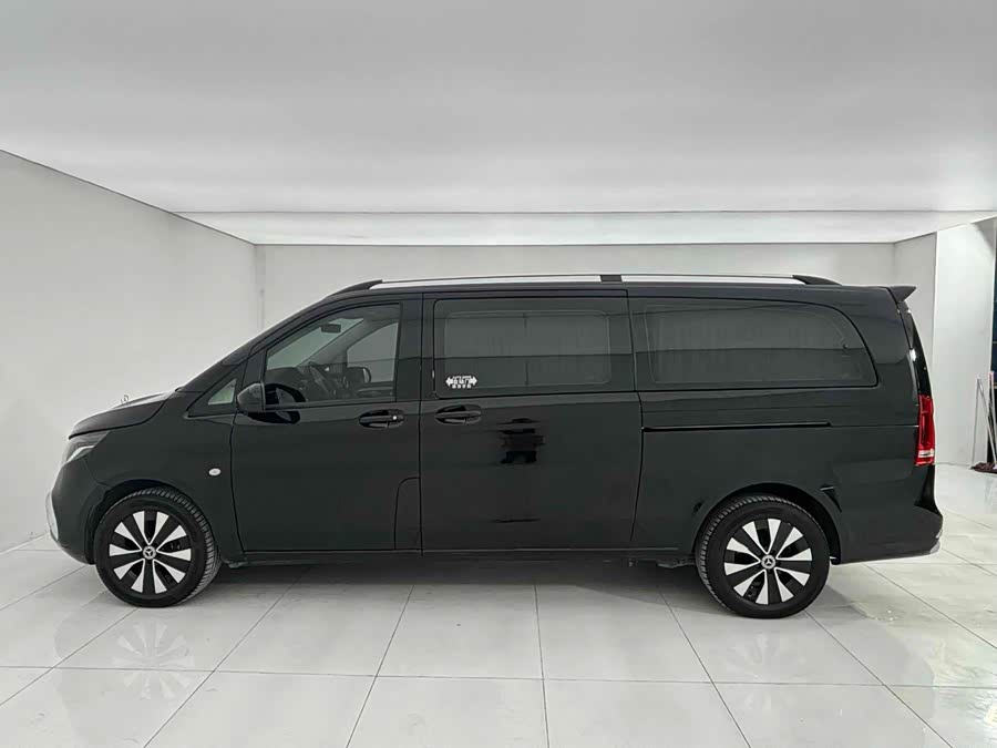 Mercedes-Benz Vito 2023 car image #8