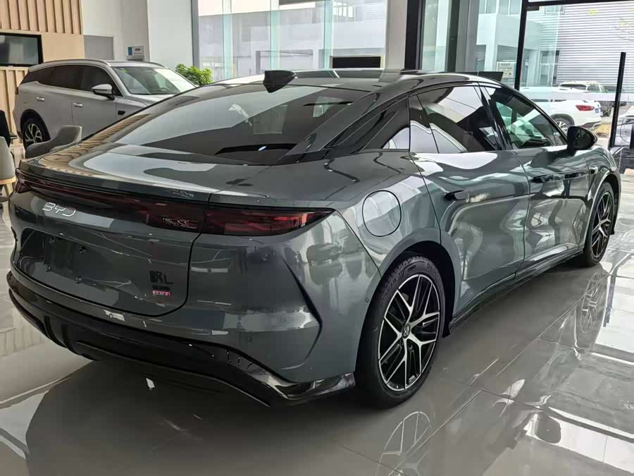 BYD HanL 2025 car image #8