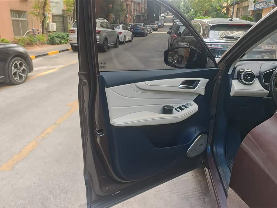 MG Pilot 2021 car image #8