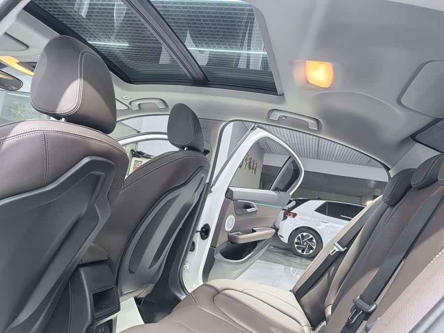 BMW 1 Series 2023 صورة سيارة #8