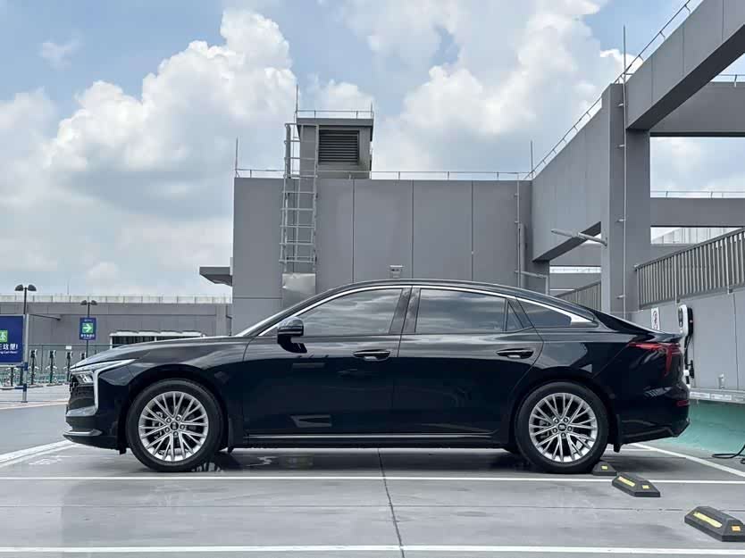 2022 #8 2022 car image #8