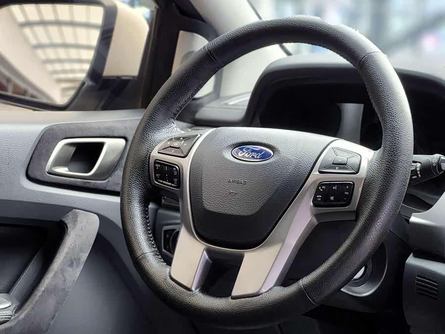 Ford Everest 2016 car image #8