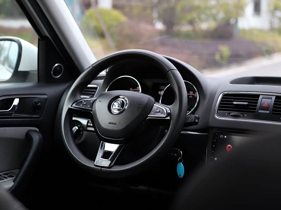 Skoda Yeti 2016 car image #8
