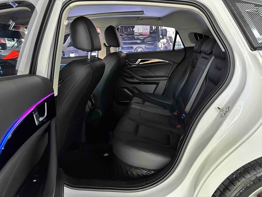 2023 car image #8