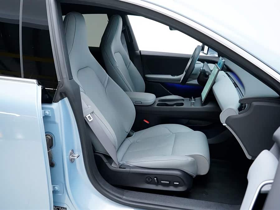 NIO ET5 2025 car image #8