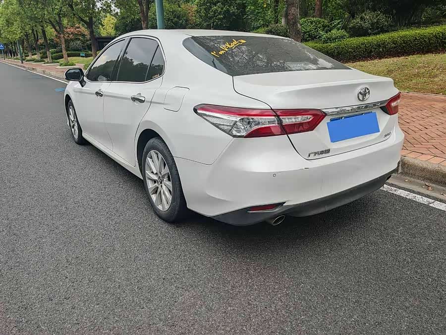 Toyota Camry 2019 car image #8