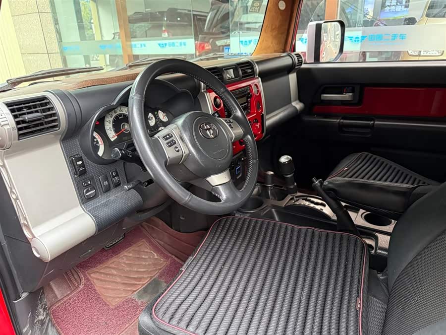 Toyota FJ Cruiser 2012 car image #8