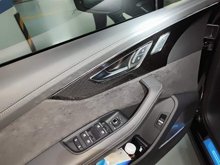 Audi SQ7 2024 car image #8