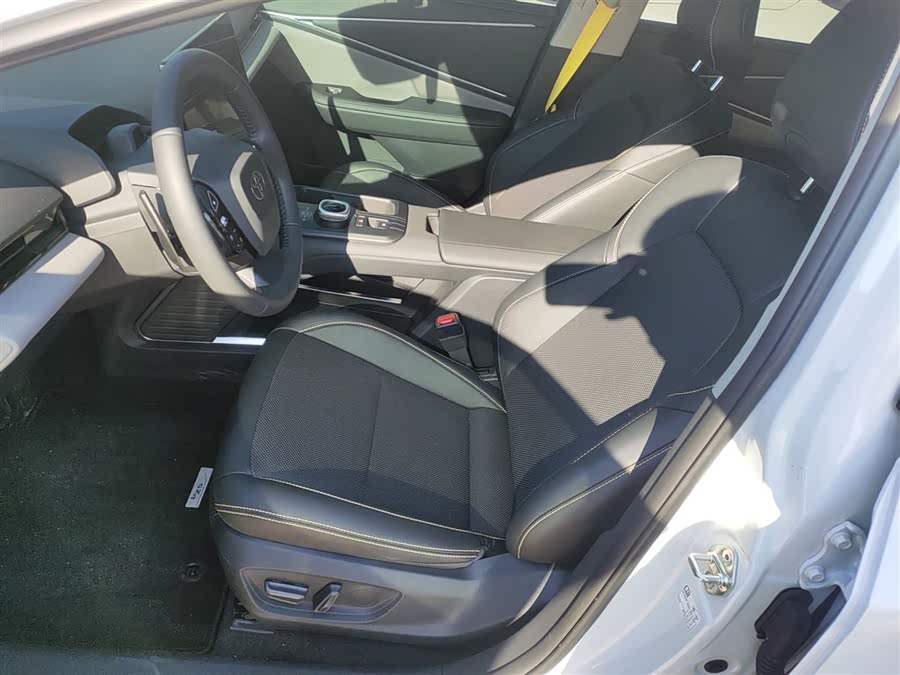 Toyota bZ5 2025 car image #8