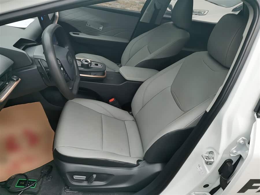 Toyota bZ3 2024 immagine di auto #8