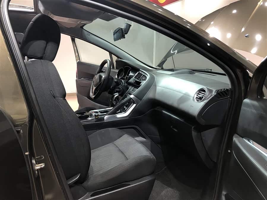Peugeot 3008 2015 صورة سيارة #8