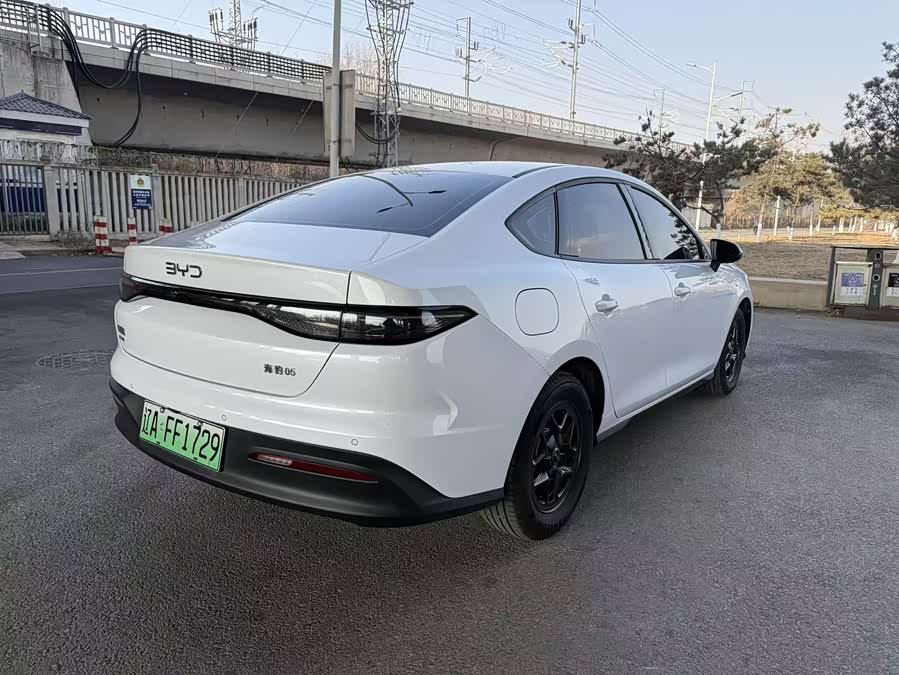 BYD Seal 05 DM-i 2025 car image #8