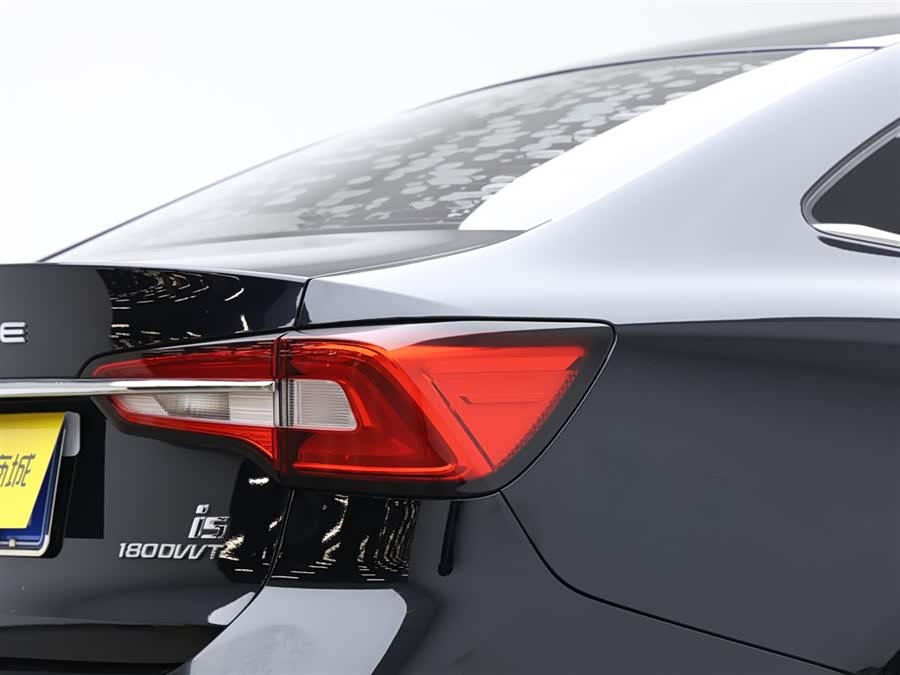 Roewe i5 2020 #8 Roewe i5 2020 car image #8