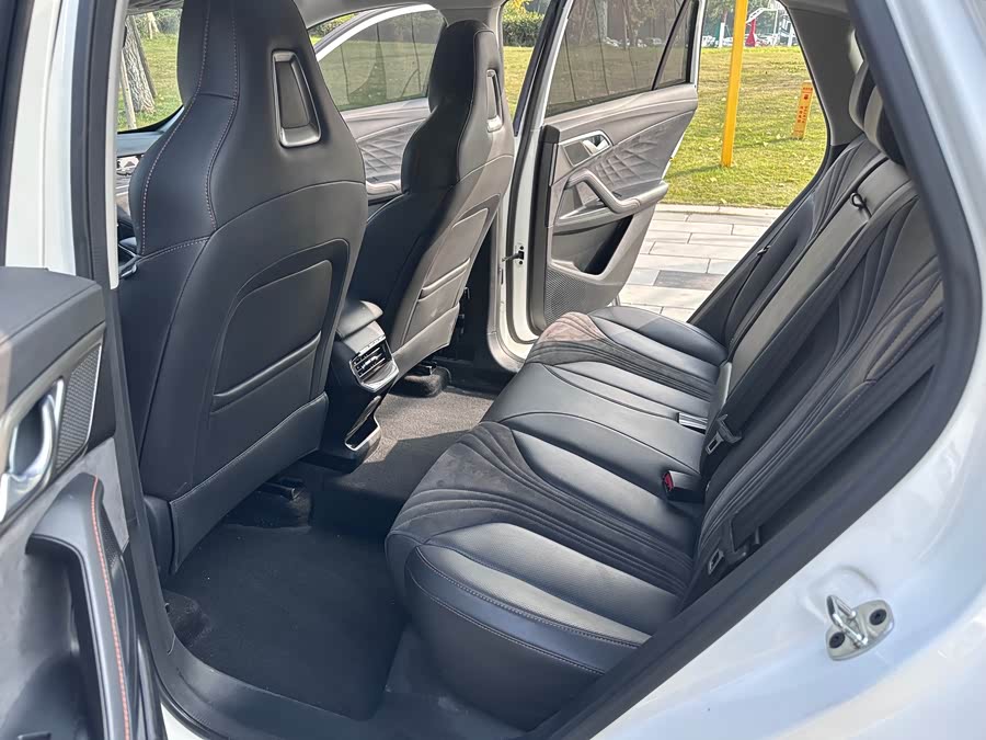 Roewe D5X DMH 2024 imagem de carro #8