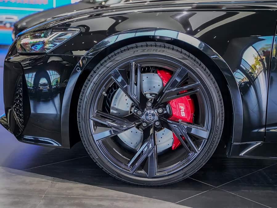 Audi RS 6 2024 immagine di auto #8