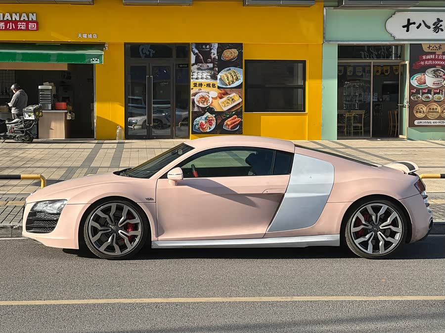 Audi R8 2012 immagine di auto #8