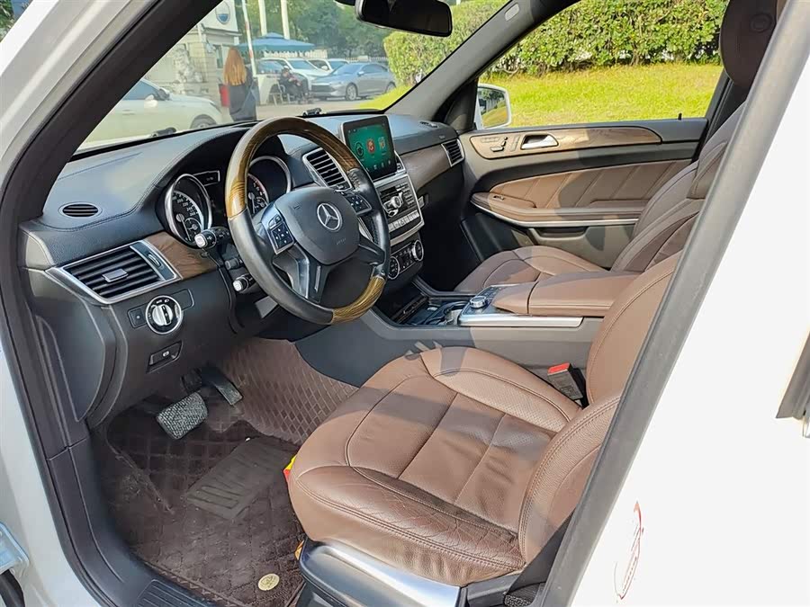 Mercedes-Benz GL Class 2017 immagine di auto #8