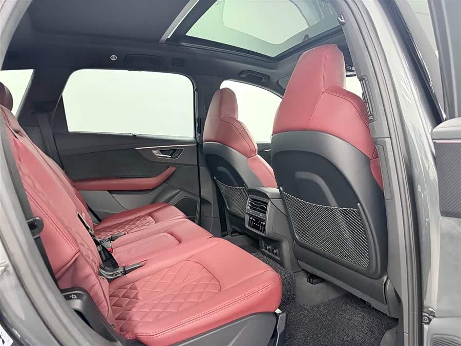 Audi SQ7 2024 car image #8