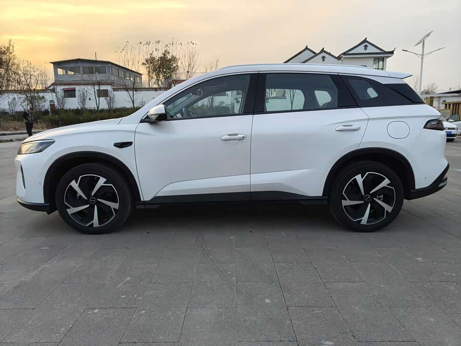 BYD Sea Lion 05 DM-i 2025 car image #8