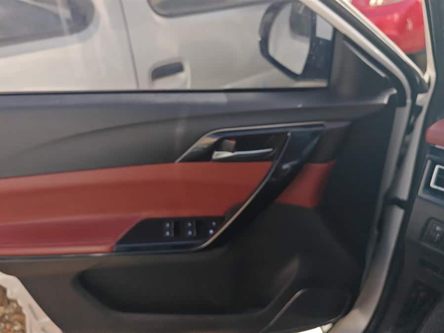 Forthing T5 2019 immagine di auto #8