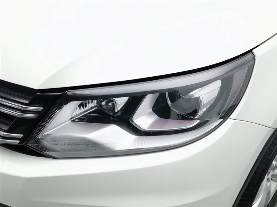 Volkswagen Tiguan 2016 car image #8