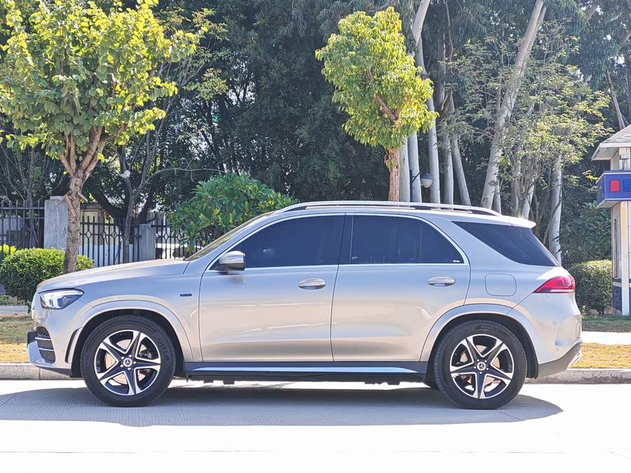 Mercedes-Benz GLE Class New Energy 2021 car image #8