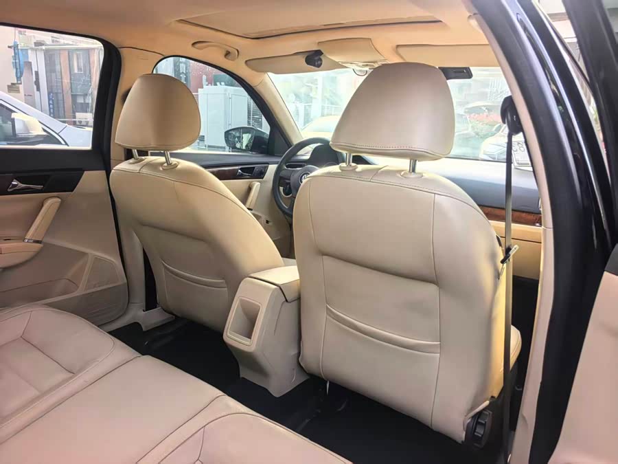 Volkswagen Lavida 2014 car image #8