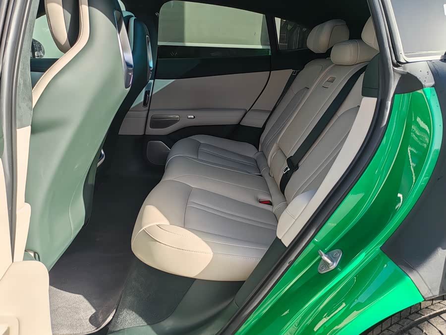 MI YU7 2025 car image #8