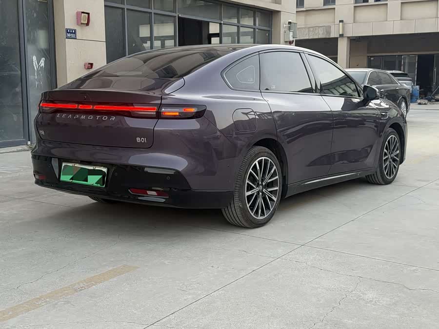 零跑汽车 零跑B01 2025 汽车图片 #8