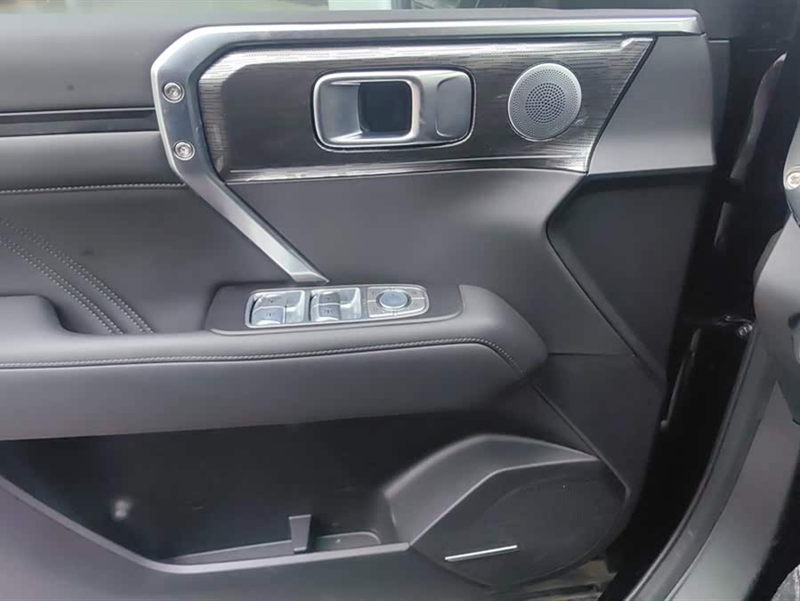 Tank 400 2024 car image #8