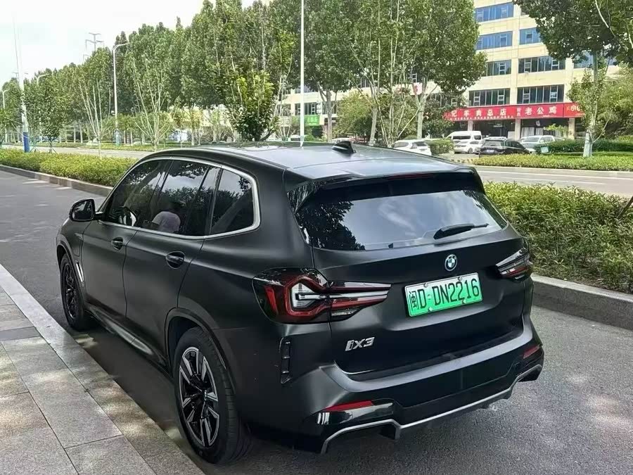 BMW iX3 2023 صورة سيارة #8