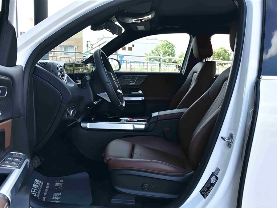 Mercedes-Benz EQB Class 2025 #8 Mercedes-Benz EQB Class 2025 car image #8