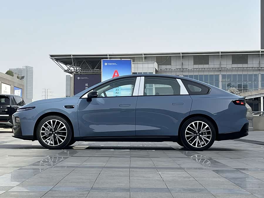 零跑汽车 零跑B01 2025 汽车图片 #8